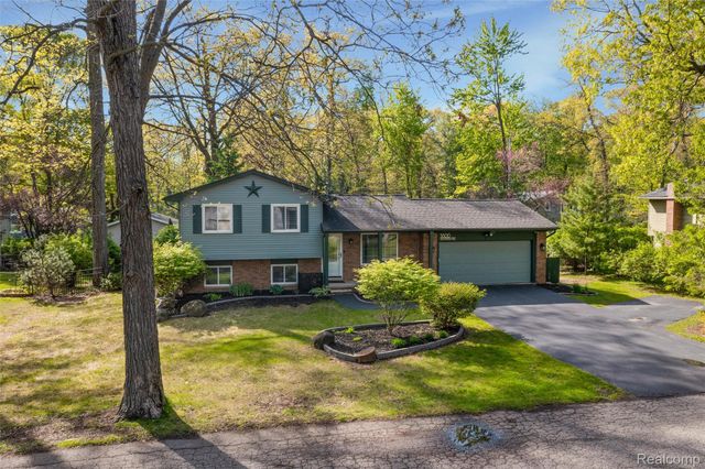 3600 Woodview Avenue, West Bloomfield Charter Township, MI 48324