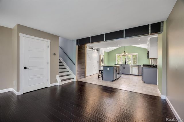 3600 Woodview Avenue, West Bloomfield Charter Township, MI 48324