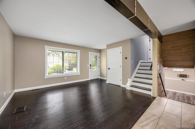 3600 Woodview Avenue, West Bloomfield Charter Township, MI 48324