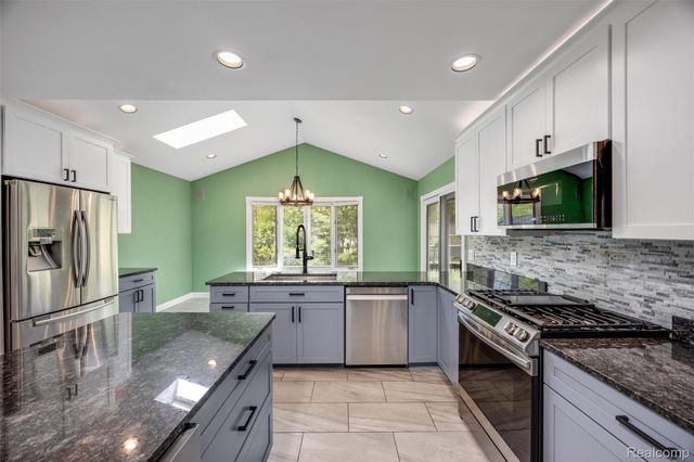 3600 Woodview Avenue, West Bloomfield Charter Township, MI 48324