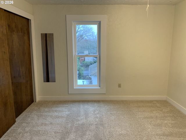 2625 Se STARK St, Portland, OR 97214