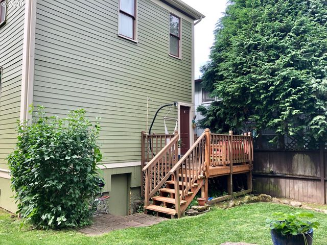 2625 Se STARK St, Portland, OR 97214