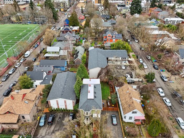 2625 Se STARK St, Portland, OR 97214