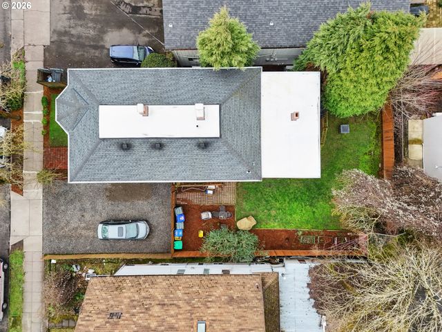 2625 Se STARK St, Portland, OR 97214