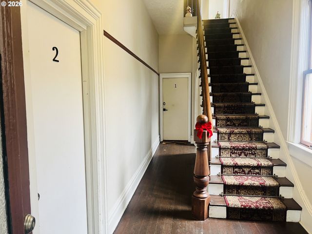 2625 Se STARK St, Portland, OR 97214