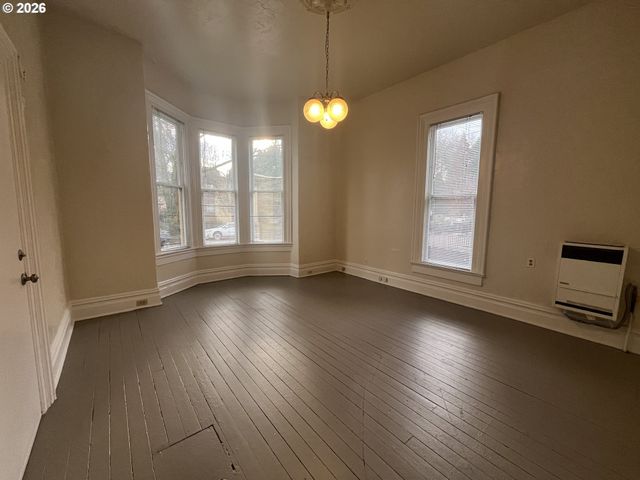 2625 Se STARK St, Portland, OR 97214