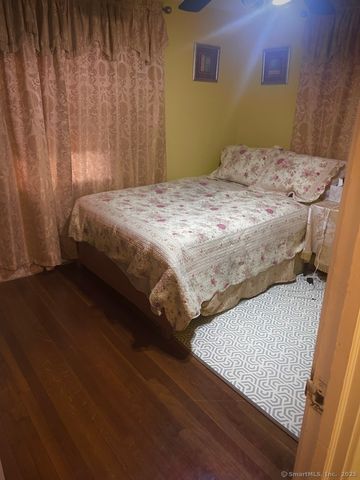60 Dartmouth Avenue, West Hartford, CT 06110