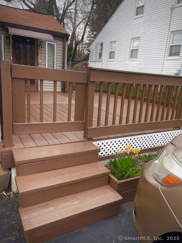 60 Dartmouth Avenue, West Hartford, CT 06110