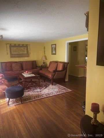 60 Dartmouth Avenue, West Hartford, CT 06110