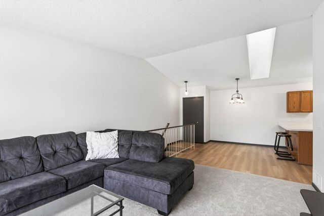 14025 44th Place N 4, Plymouth, MN 55446