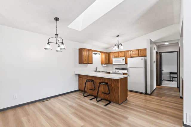 14025 44th Place N 4, Plymouth, MN 55446