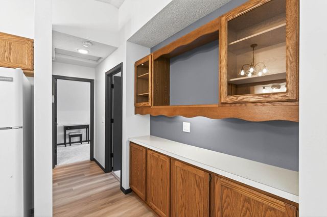 14025 44th Place N 4, Plymouth, MN 55446