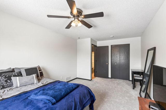 14025 44th Place N 4, Plymouth, MN 55446