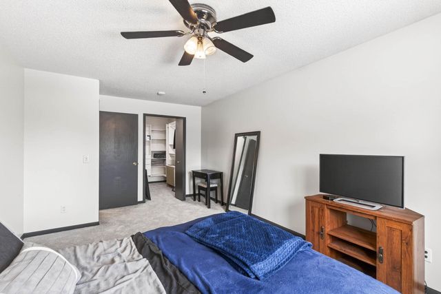 14025 44th Place N 4, Plymouth, MN 55446