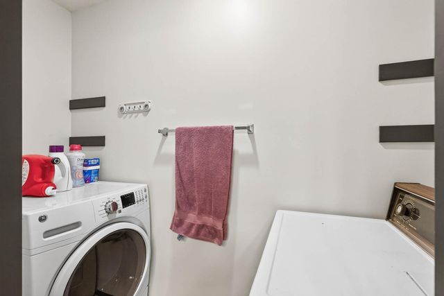 14025 44th Place N 4, Plymouth, MN 55446