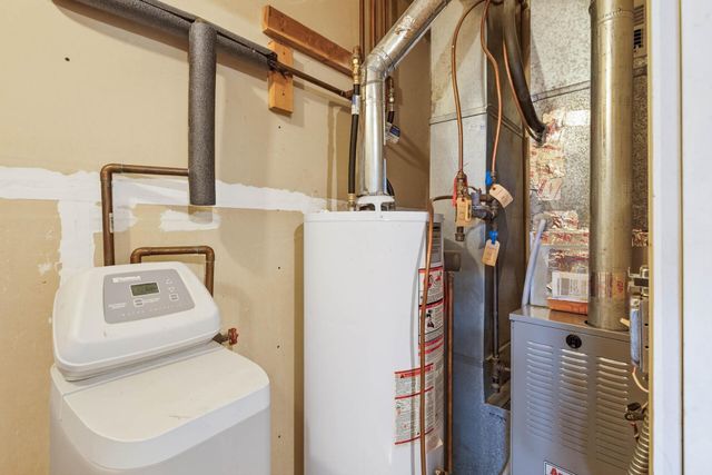 14025 44th Place N 4, Plymouth, MN 55446