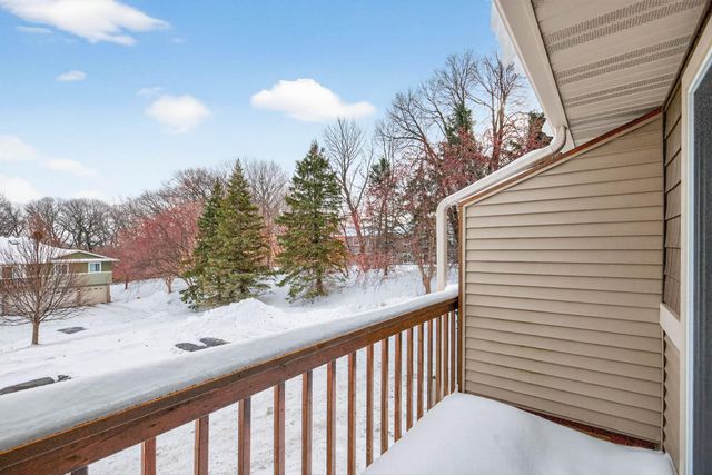 14025 44th Place N 4, Plymouth, MN 55446