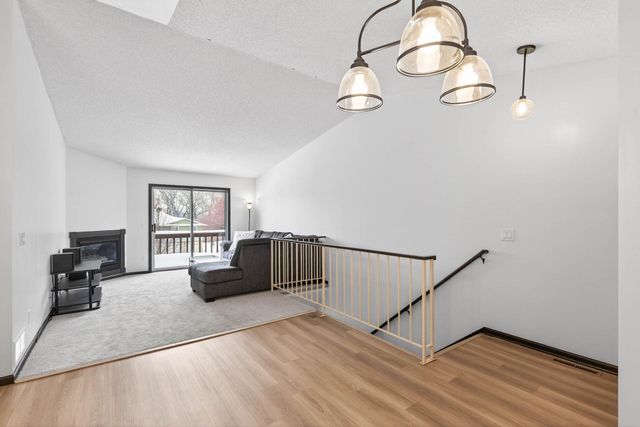 14025 44th Place N 4, Plymouth, MN 55446