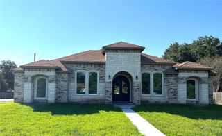 2832 Golden Avenue, Bay City, TX 77414