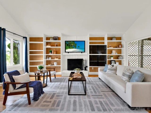 10325 Orozco, San Diego, CA 92124