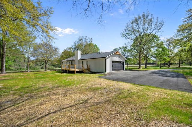 401 Coleman Drive, Statham, GA 30666