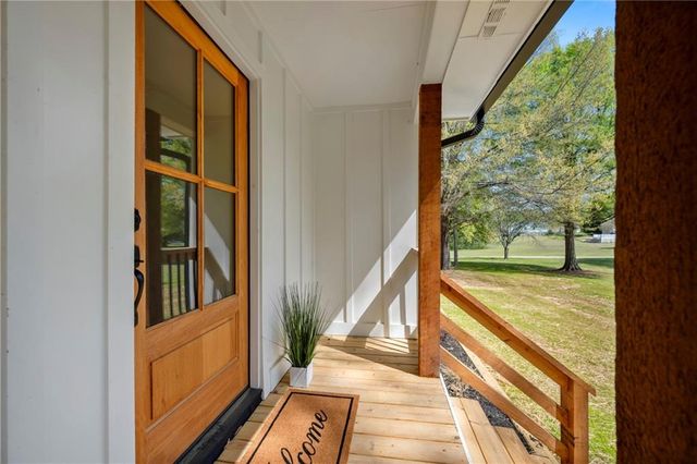 401 Coleman Drive, Statham, GA 30666