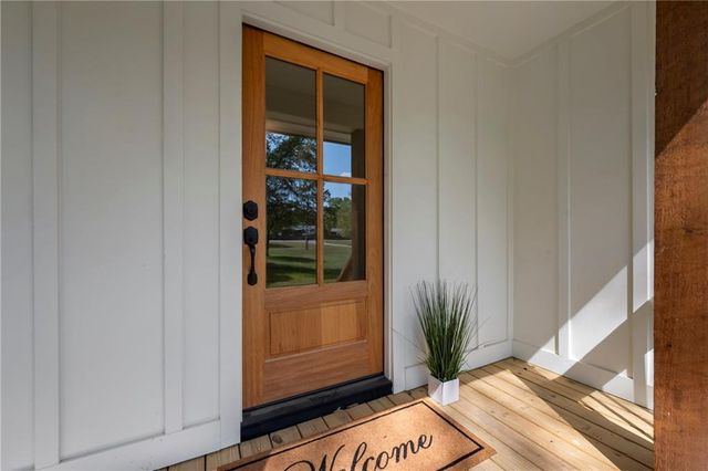 401 Coleman Drive, Statham, GA 30666