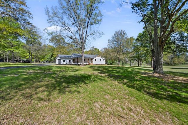 401 Coleman Drive, Statham, GA 30666