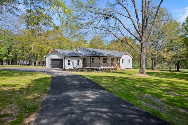 401 Coleman Drive, Statham, GA 30666
