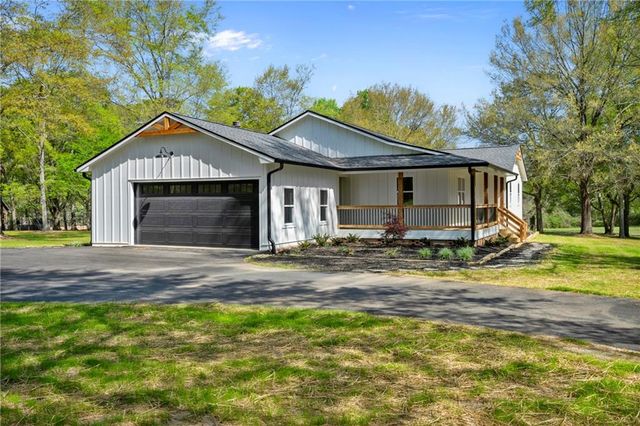 401 Coleman Drive, Statham, GA 30666