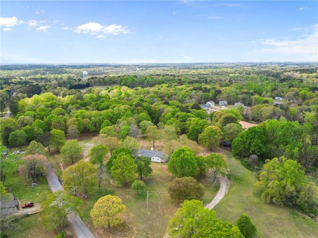 401 Coleman Drive, Statham, GA 30666