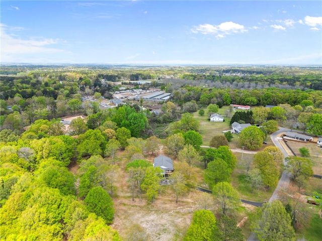 401 Coleman Drive, Statham, GA 30666
