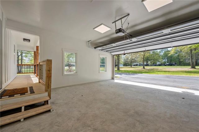 401 Coleman Drive, Statham, GA 30666