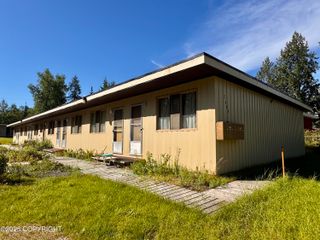 2604 W 33rd Avenue, Anchorage, AK 99517
