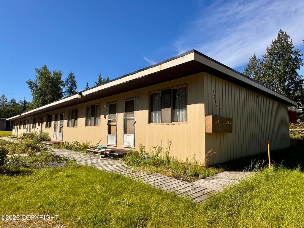 2604 W 33rd Avenue, Anchorage, AK 99517
