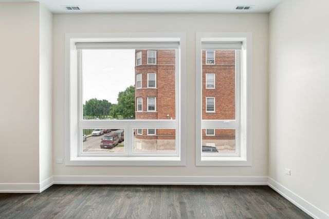 412 E 50th Place 2, Chicago, IL 60615