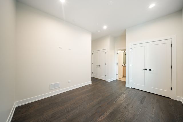 412 E 50th Place 2, Chicago, IL 60615