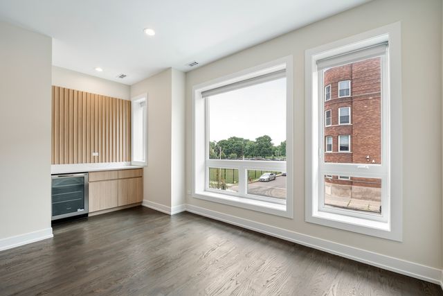 412 E 50th Place 2, Chicago, IL 60615