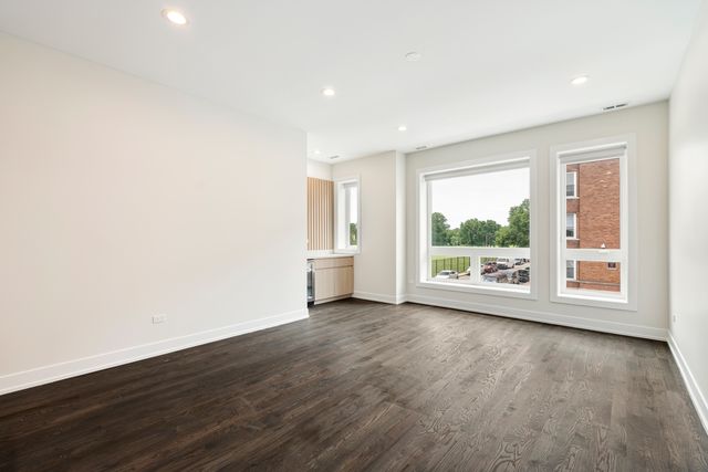 412 E 50th Place 2, Chicago, IL 60615