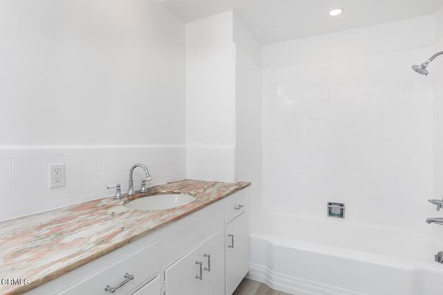 938 S Orange Grove Boulevard C, Pasadena, CA 91105