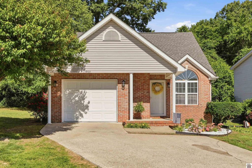 903 Stonebrook, Paducah, KY 42001
