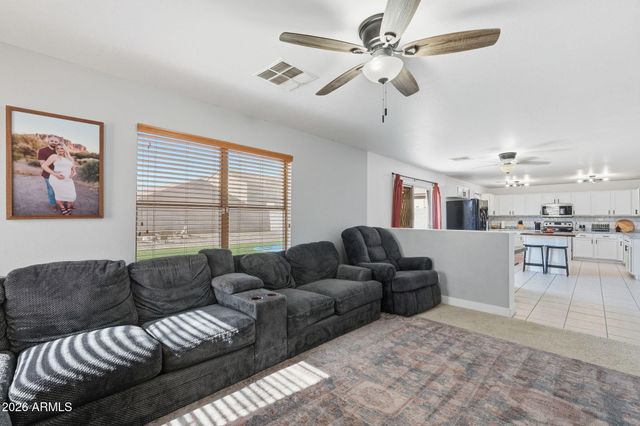 2985 W GOLDMINE MOUNTAIN Drive, San Tan Valley, AZ 85144