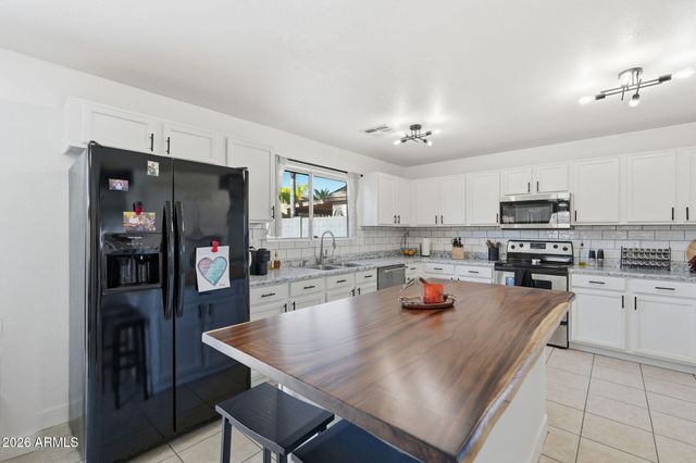 2985 W GOLDMINE MOUNTAIN Drive, San Tan Valley, AZ 85144