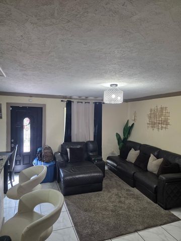 621 SW 56th Avenue, Margate, FL 33068