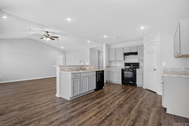 2096 River Birch Trail, Bauxite, AR 72011
