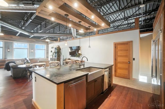 1628 Central Parkway, Cincinnati, OH 45202