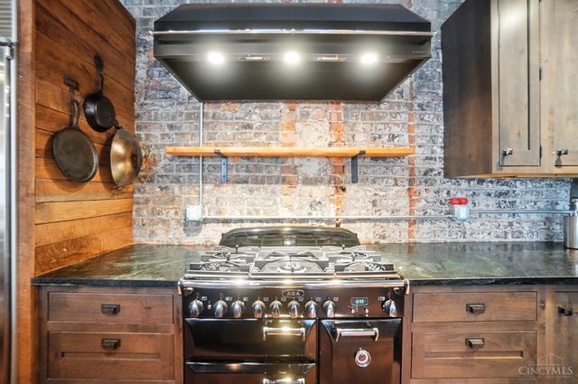 1628 Central Parkway, Cincinnati, OH 45202