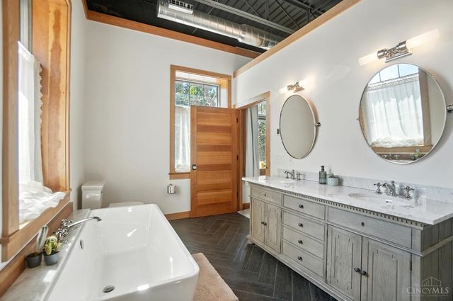 1628 Central Parkway, Cincinnati, OH 45202