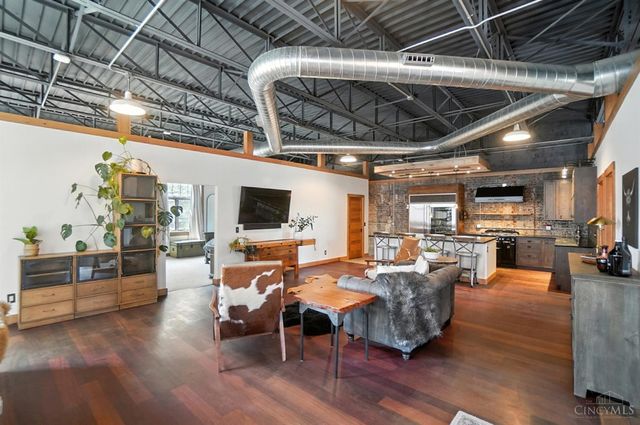 1628 Central Parkway, Cincinnati, OH 45202