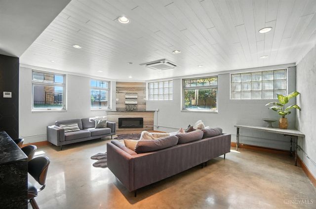 1628 Central Parkway, Cincinnati, OH 45202